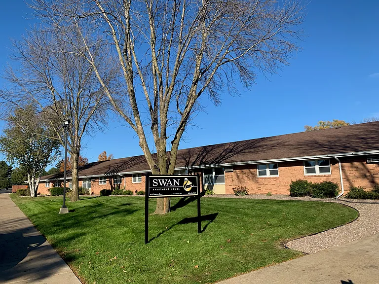 800 Fairfield Dr #15 — Photo 1