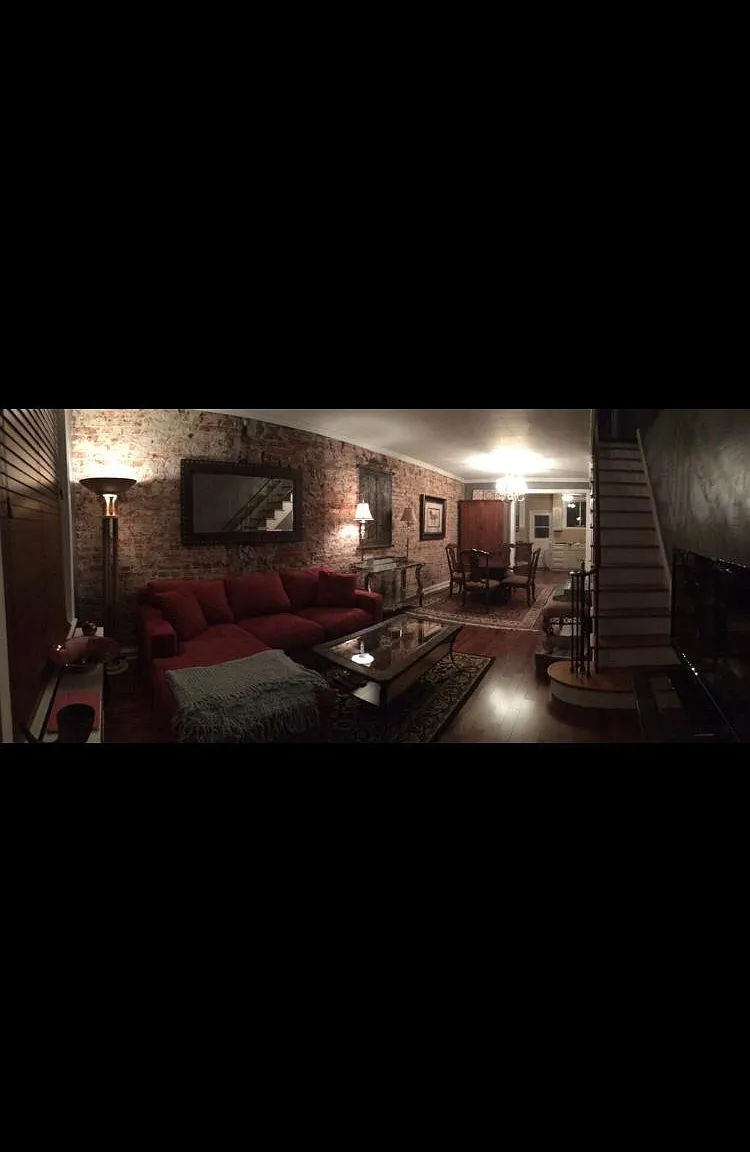 2633 S Mole St — Photo 2