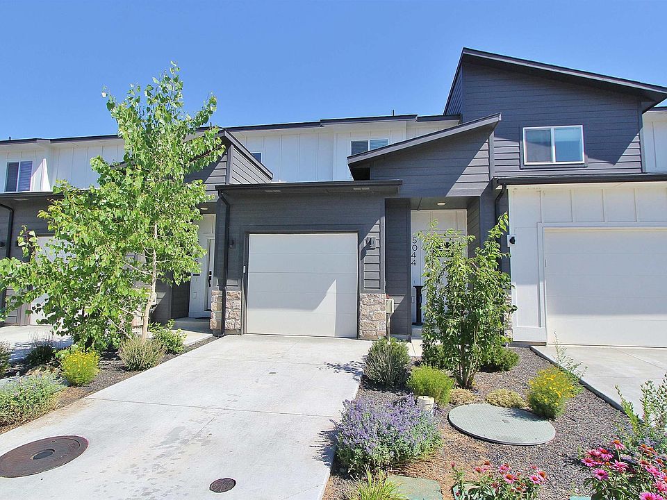 1st image of 5044 E Woodward Ln