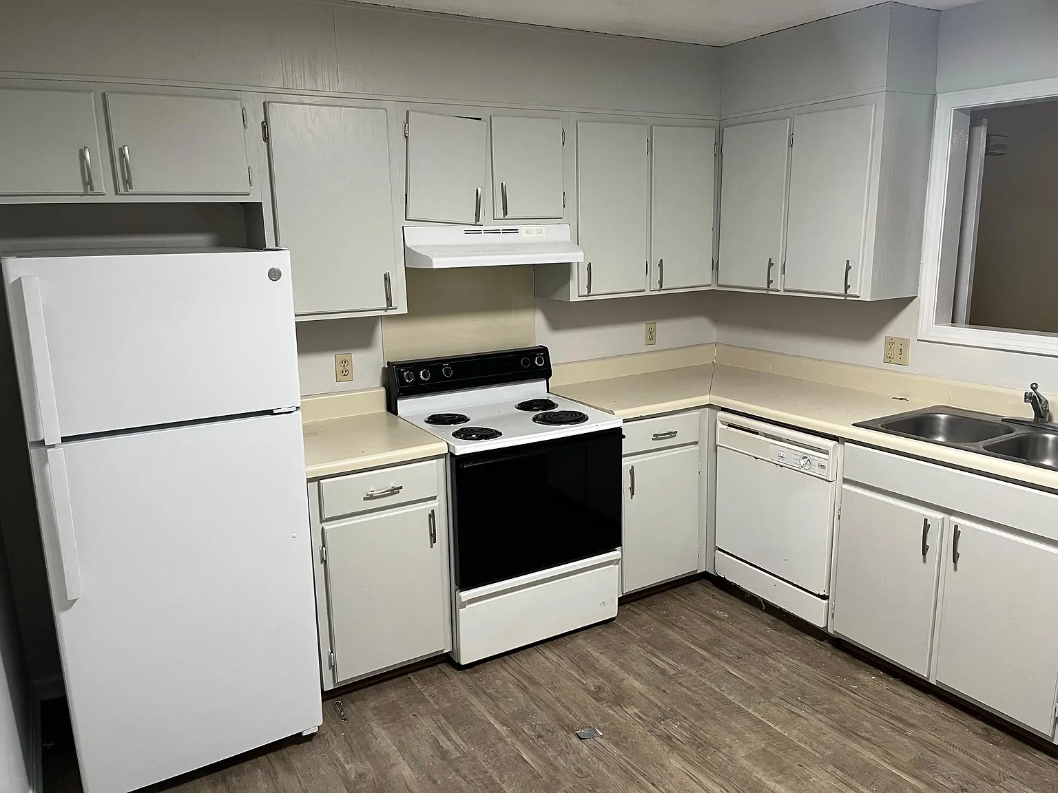 2 bed, 850 sqft, $985 — Photo 2
