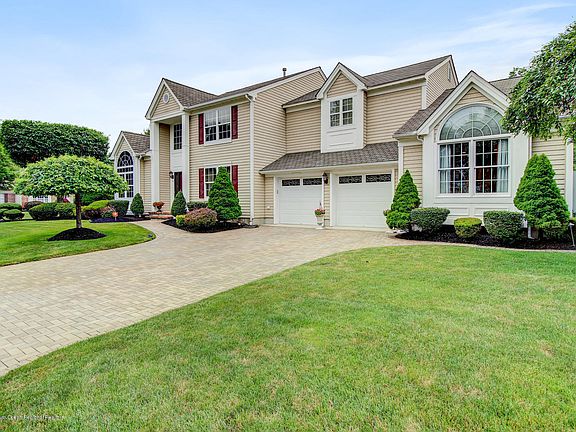 2nd image of 107 Grande Woodlands Way
