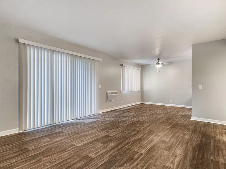 Kentwood Apartments — Photo 42