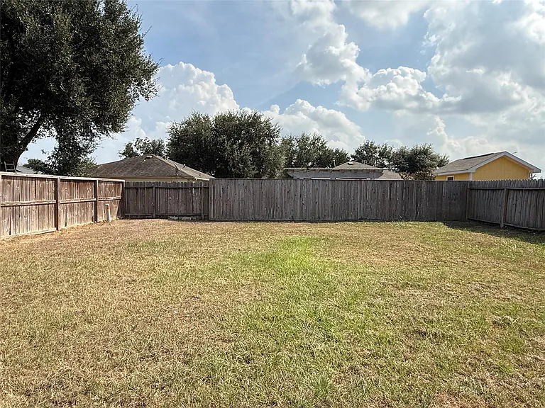 2403 Chalet Rd — Photo 17