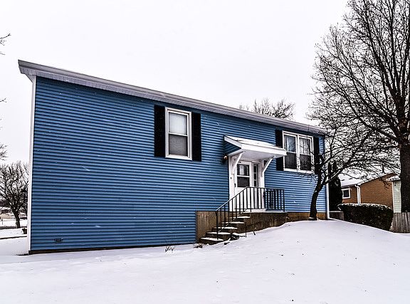 2nd image of 2145 Almond Ln