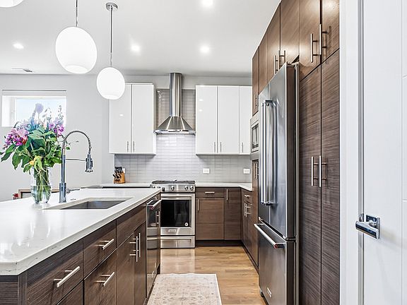 4th image of 2703 W Belmont Ave Unit 3E