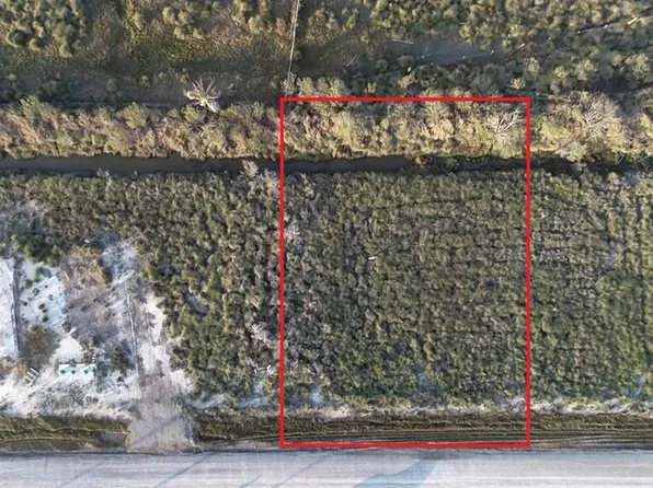 523 Water Oak Ln, Rockport, TX 78382