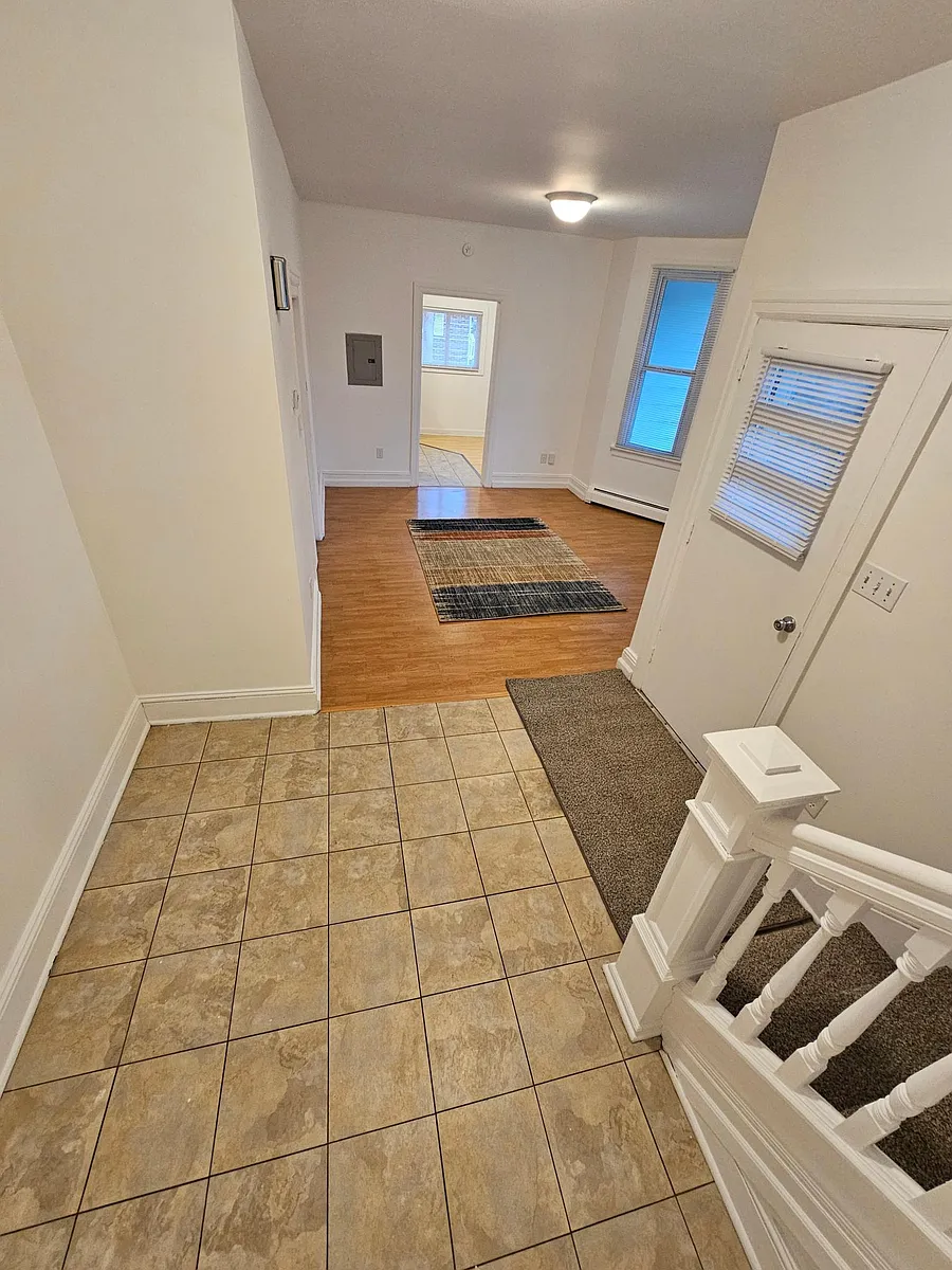 Building Photo - 470 Eshelman St #1