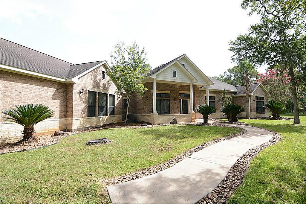 20902 Lake View Rd, Damon, TX 77430 | Zillow