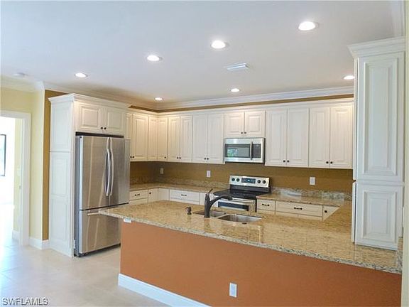 4th image of 4400 Vanda Dr #4402