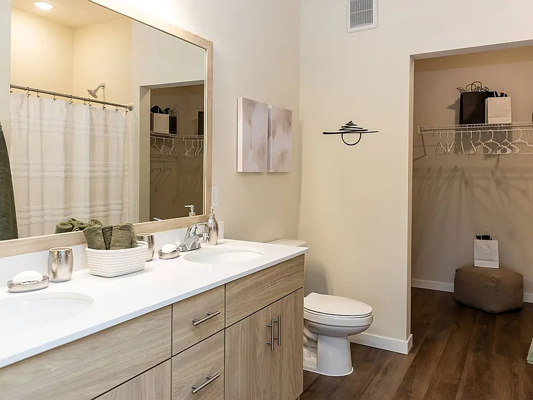 Avalon Apartments & Townhomes — Photo 30