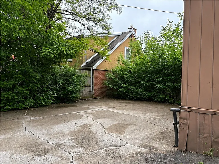269 Main St W #2f & 3f — Photo 15