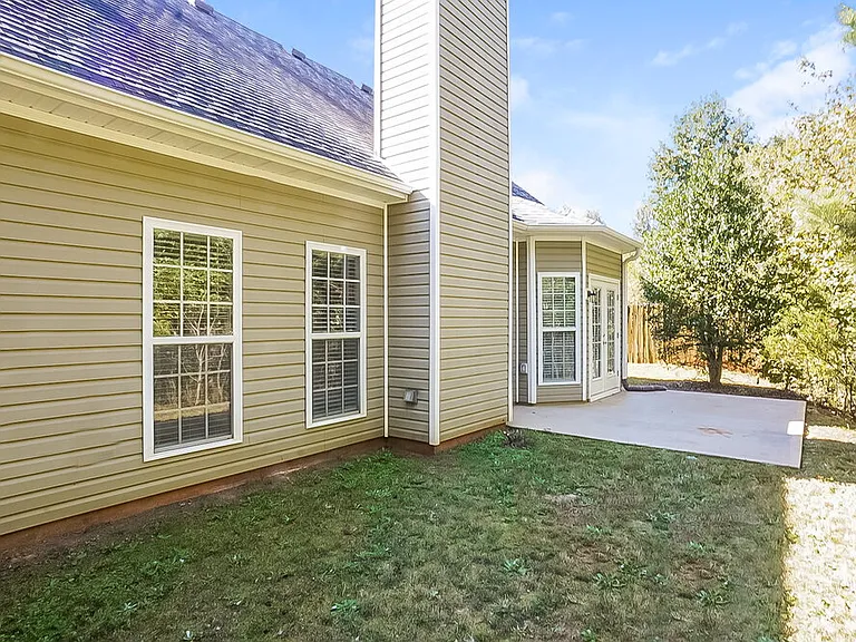 215 Village Park Dr — Photo 16