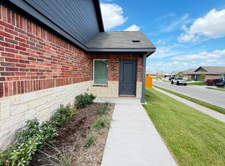 1702 Crossbill St, Forney, TX 75126