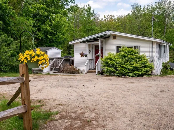 5 Valley Road, Farmington, NH 03835