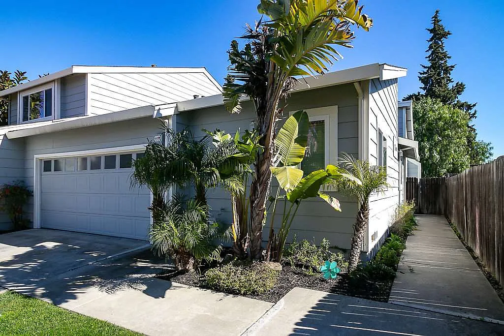 155 Riverway Dr photo 1