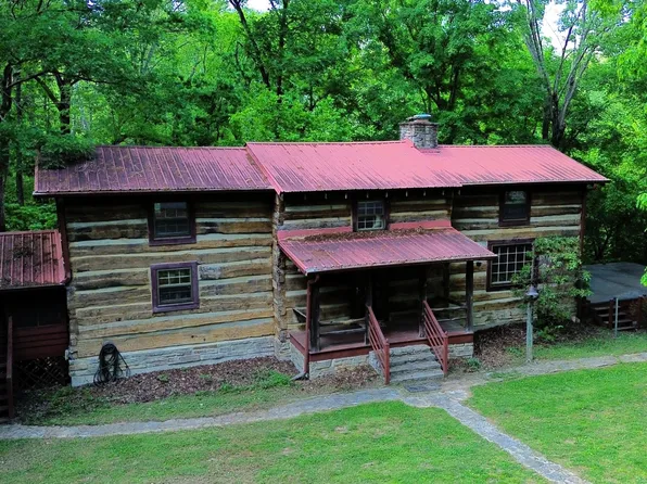 2634 Distillery Rd, Greenbrier, TN 37073