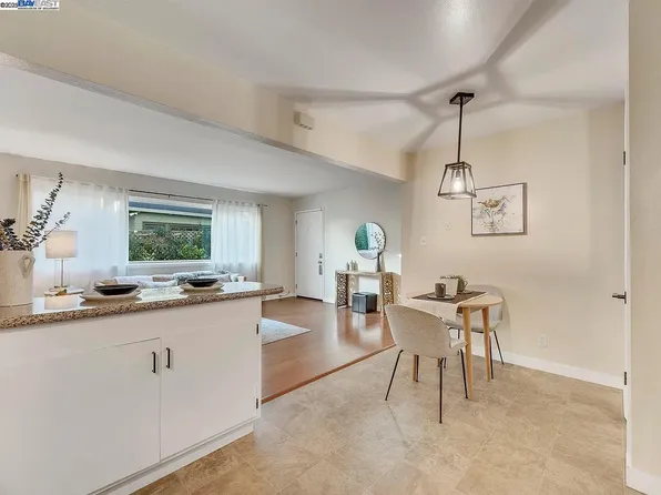 3054 Bona St APT A, Oakland, CA 94601