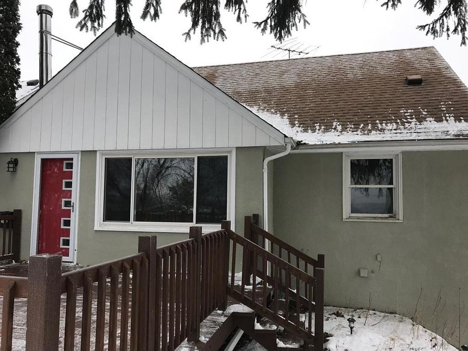 1st image of 100 16th Ave S
