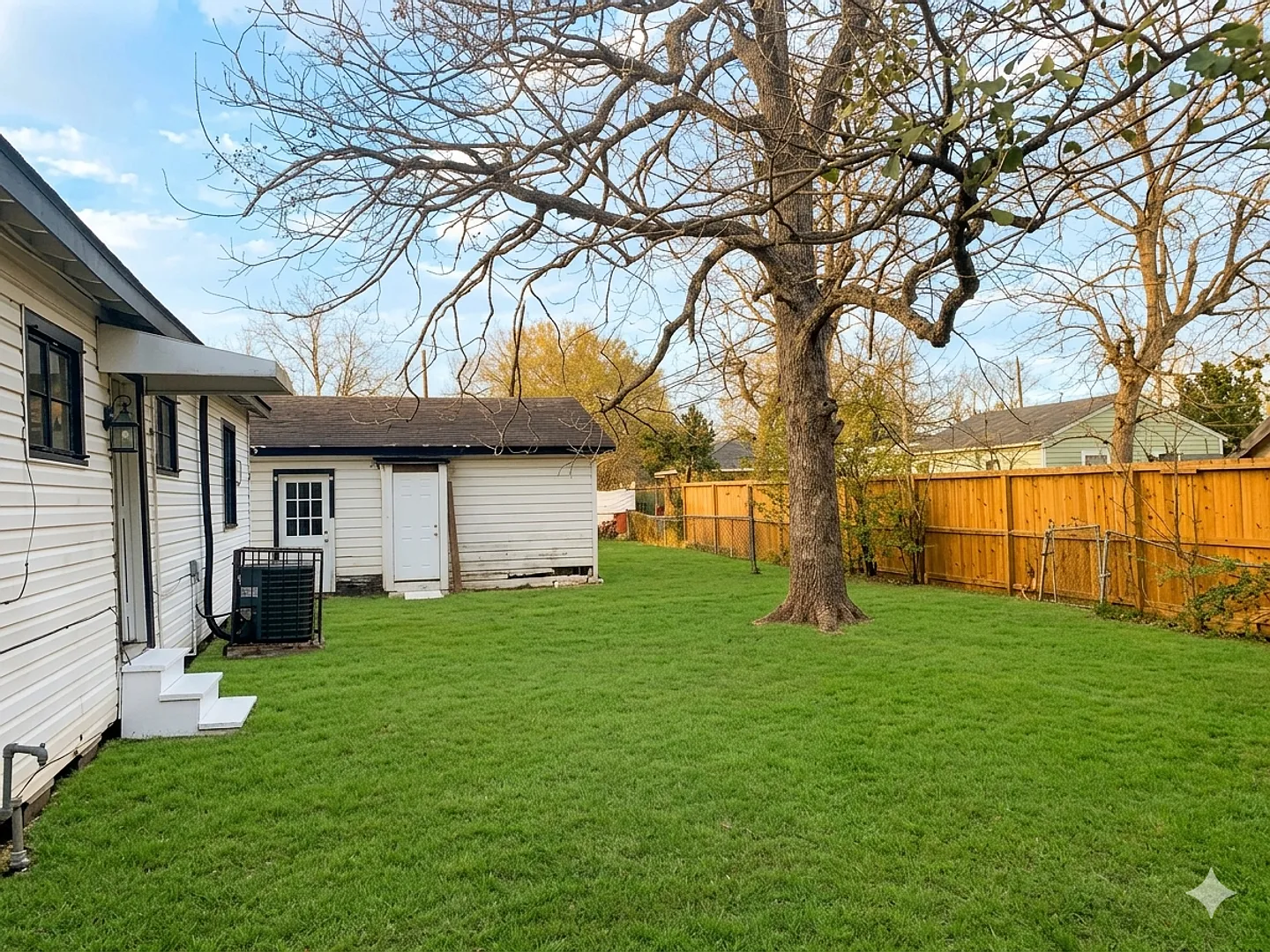4 Bedroom Single Family in Houston! Recently Remodeled — Photo 2