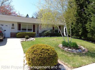 1704 Stonebridge Rd, West Bend, WI 53095