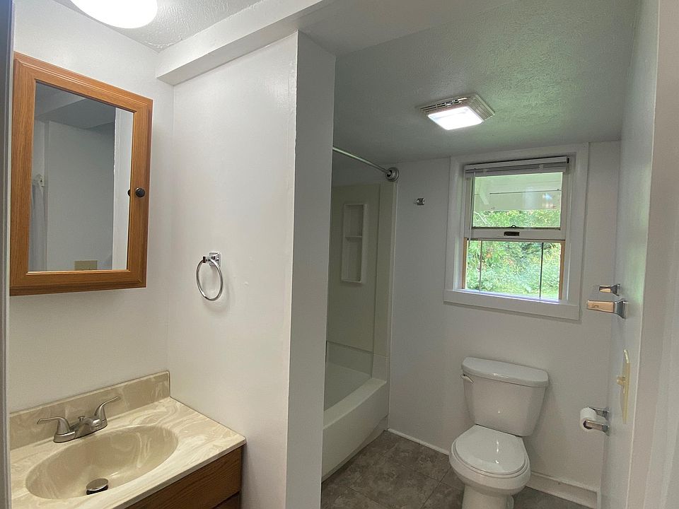 238242 Genesee St 4 240 Genesee St Canastota NY Zillow