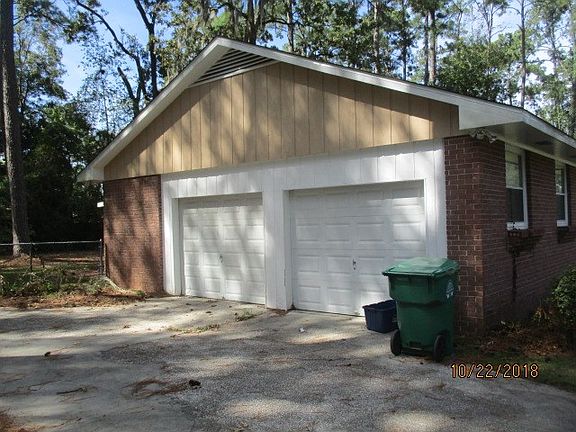 3rd image of 2410 Jerry Jones Dr