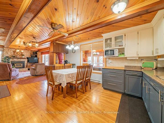 4th image of 1063 Perry Rd