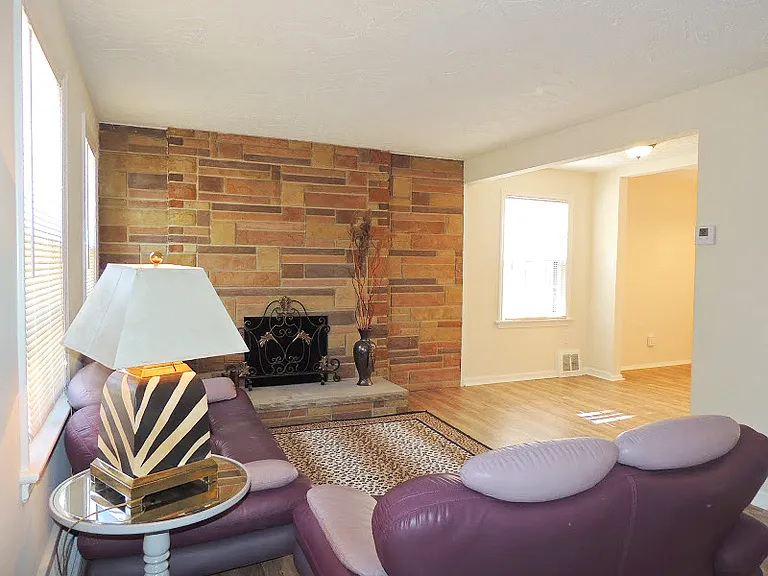15800 Scottsdale Blvd — Photo 3