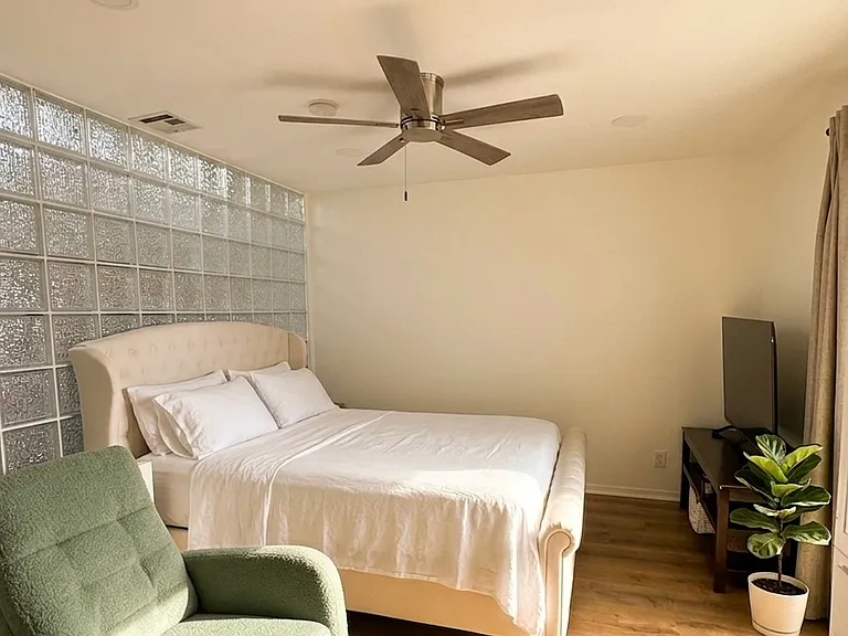 2912 Park Center Dr — Photo 5