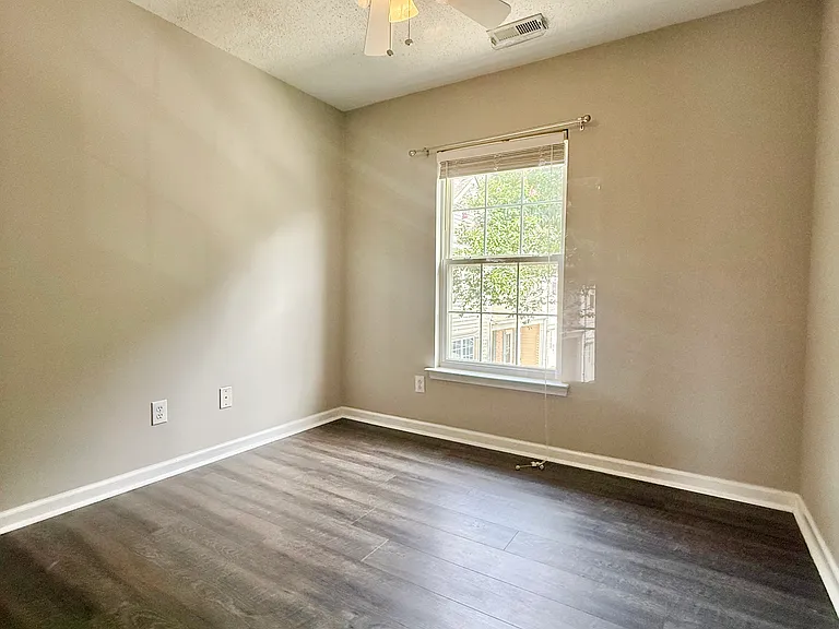 600 Canyon Lake Cir — Photo 13