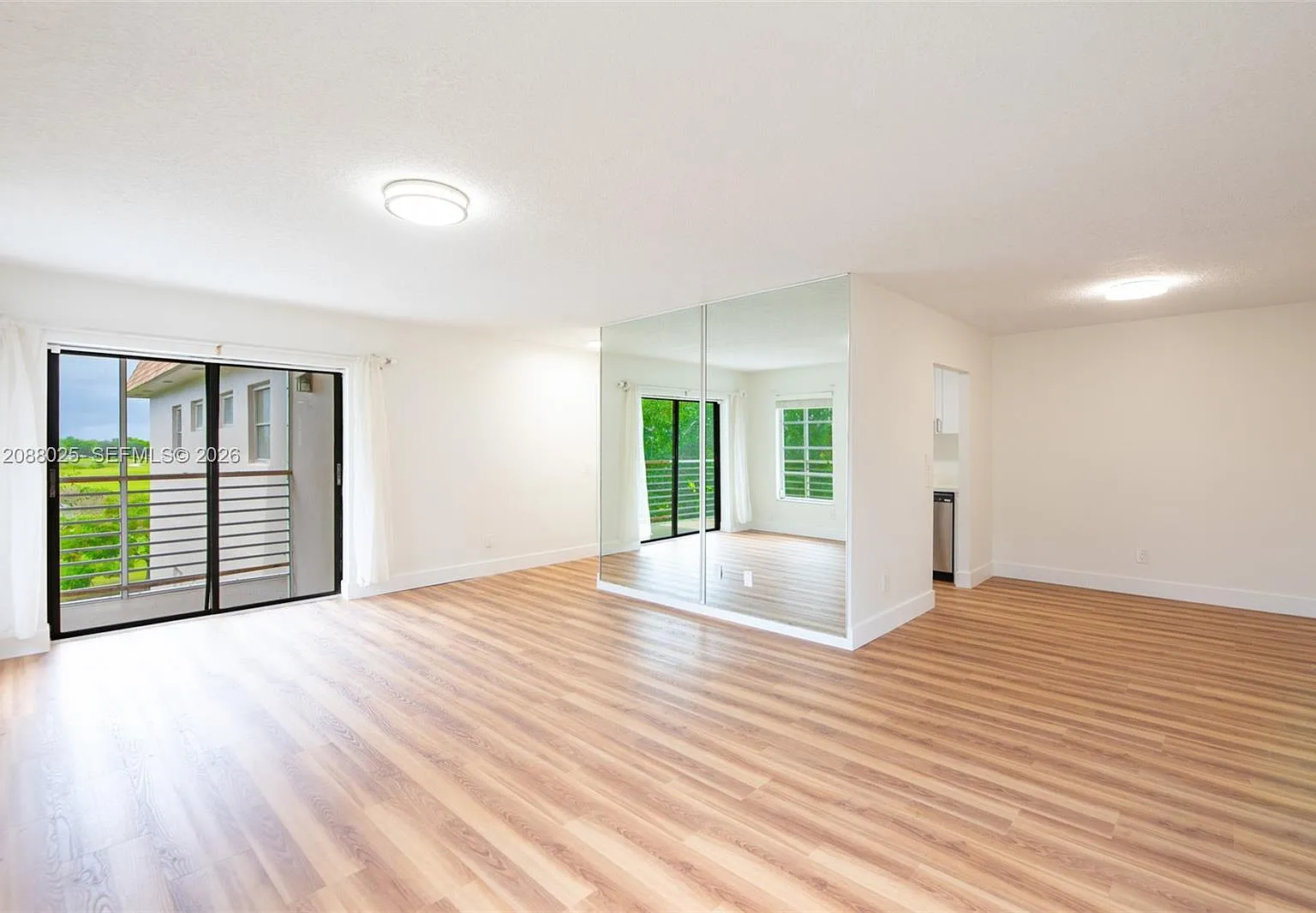 Arrowhead Condo No I — Photo 2
