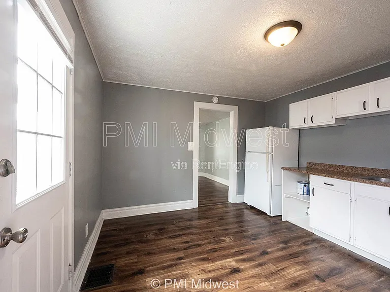 1604 E Kelly St — Photo 14