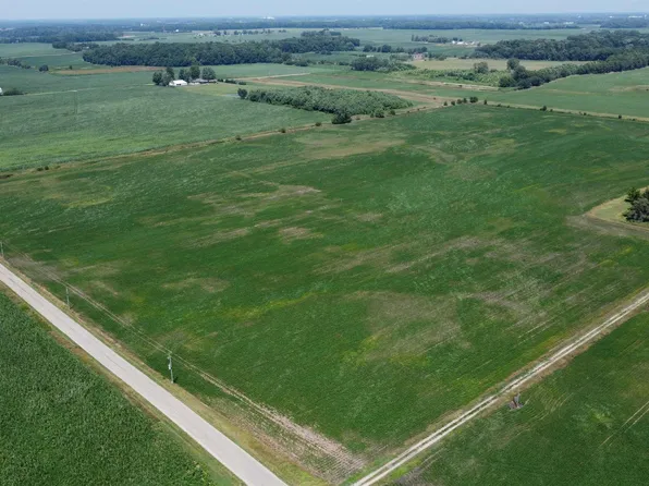 700 W Rd, Silver Lake, IN 46982