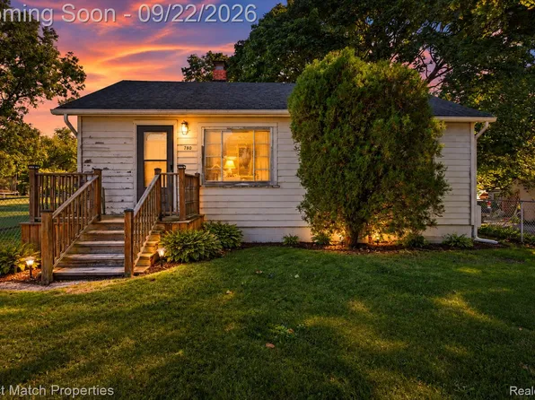 780 Robinwood St, Pontiac, MI 48340
