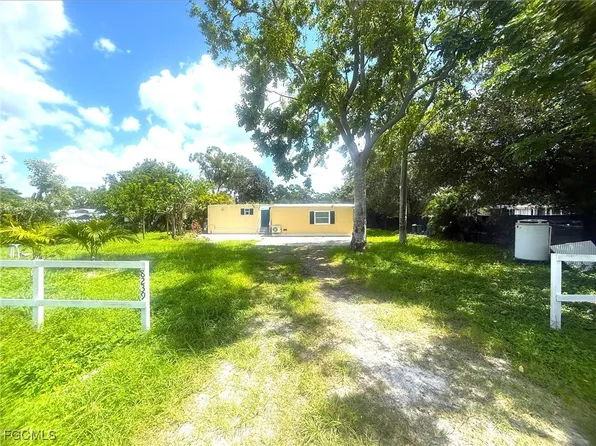 8239 Suncoast Dr, North Fort Myers, FL 33917