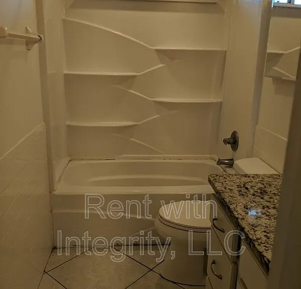 156C Locke St — Photo 13