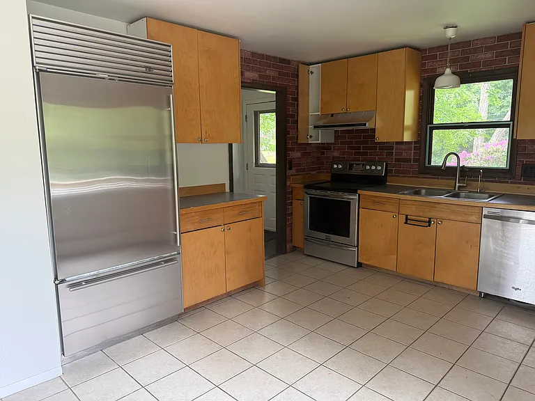 183 Barrytown Rd — Photo 8