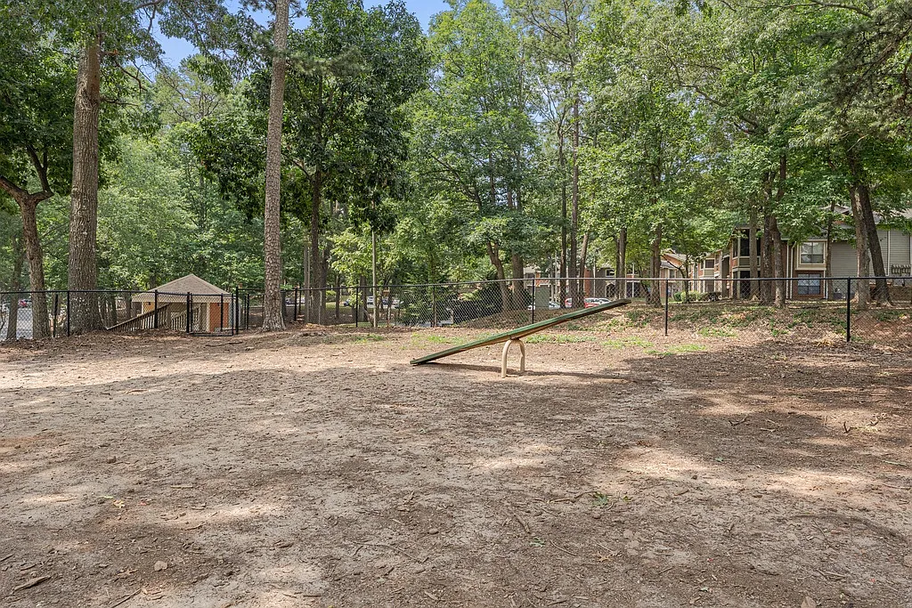 The Retreat at Lake Johnson Apartments — Photo 4