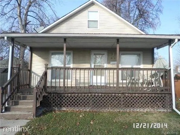 8631 Toepfer Rd, Warren, MI 48089
