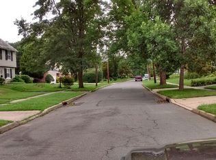 13 Morningside Dr, Trenton, NJ 08618