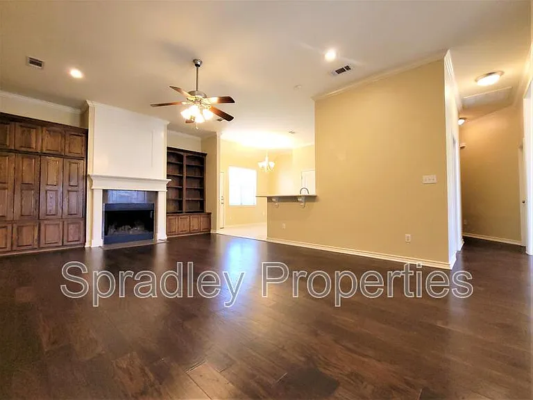 505 Marshall Dr — Photo 3
