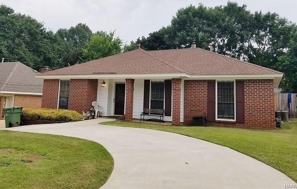 2nd image of 2940 Willow Lane Dr