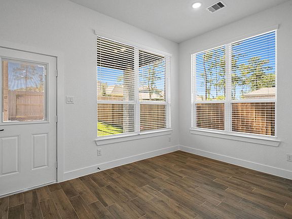 5th image of 275 Mallards Rim Dr