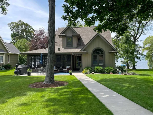 N9416 Winnebago Park Rd, Fond Du Lac, WI 54937