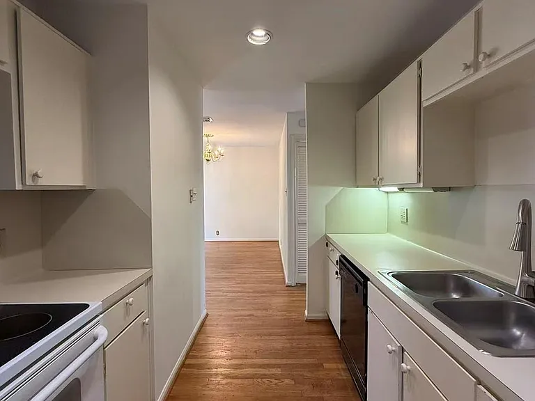2829 Timmons Ln #176 — Photo 5