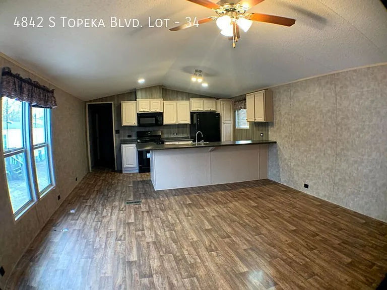 4842 S Topeka Blvd #34 — Photo 8