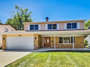 1414 S Hickory Dr, Mount Prospect, IL