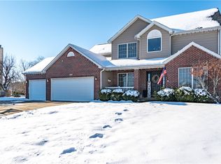 1013 Malinda Ct, Forsyth, IL 62535