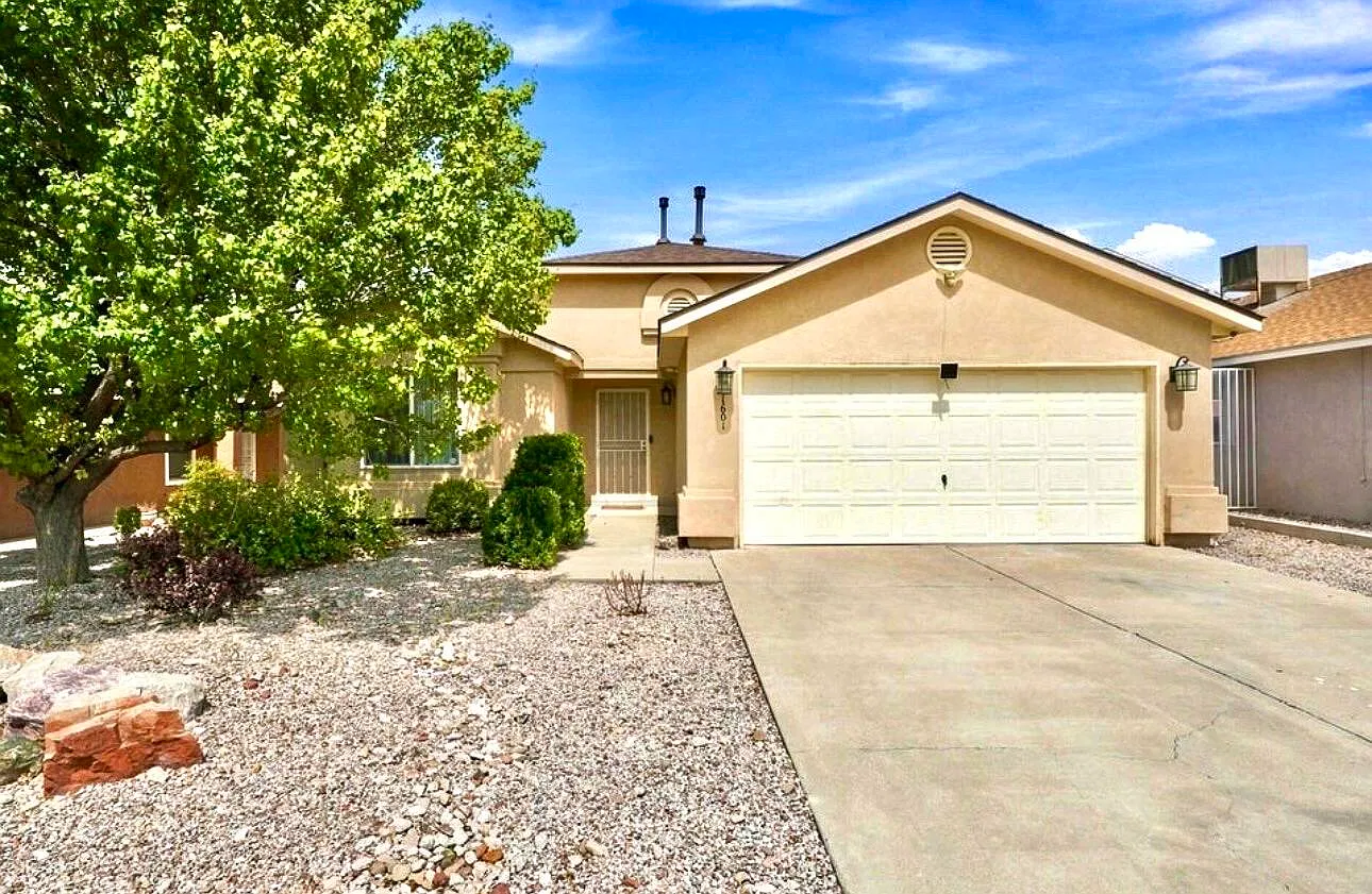 4 bed, 2.0 bath, 1552 sqft, $2,400 — Photo 1