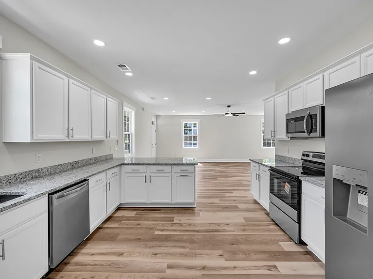 1158 Olympia Ave — Photo 22